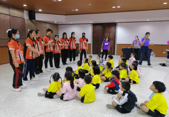 ภาพกิจกรรม คณะวิทยาศาสตร์และเทคโนโลยี จัดค่ายวิทยาศาสตร์โรงเรียนสาธิตฯ ระดับอนุบาล 1-2