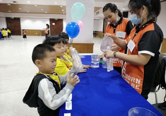 ภาพกิจกรรม คณะวิทยาศาสตร์และเทคโนโลยี จัดค่ายวิทยาศาสตร์โรงเรียนสาธิตฯ ระดับอนุบาล 1-2