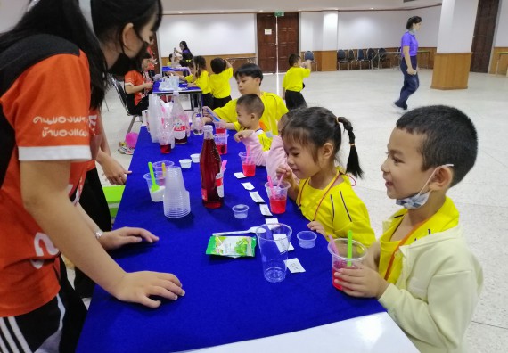 ภาพกิจกรรม คณะวิทยาศาสตร์และเทคโนโลยี จัดค่ายวิทยาศาสตร์โรงเรียนสาธิตฯ ระดับอนุบาล 1-2