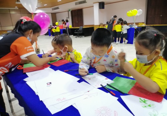 ภาพกิจกรรม คณะวิทยาศาสตร์และเทคโนโลยี จัดค่ายวิทยาศาสตร์โรงเรียนสาธิตฯ ระดับอนุบาล 1-2