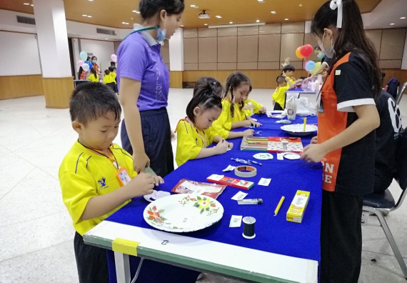 ภาพกิจกรรม คณะวิทยาศาสตร์และเทคโนโลยี จัดค่ายวิทยาศาสตร์โรงเรียนสาธิตฯ ระดับอนุบาล 1-2