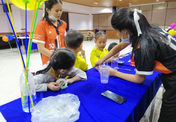 ภาพกิจกรรม คณะวิทยาศาสตร์และเทคโนโลยี จัดค่ายวิทยาศาสตร์โรงเรียนสาธิตฯ ระดับอนุบาล 1-2