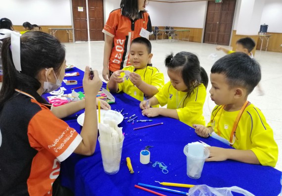 ภาพกิจกรรม คณะวิทยาศาสตร์และเทคโนโลยี จัดค่ายวิทยาศาสตร์โรงเรียนสาธิตฯ ระดับอนุบาล 1-2