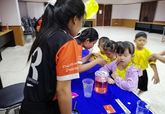 ภาพกิจกรรม คณะวิทยาศาสตร์และเทคโนโลยี จัดค่ายวิทยาศาสตร์โรงเรียนสาธิตฯ ระดับอนุบาล 1-2