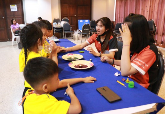 ภาพกิจกรรม คณะวิทยาศาสตร์และเทคโนโลยี จัดค่ายวิทยาศาสตร์โรงเรียนสาธิตฯ ระดับอนุบาล 1-2