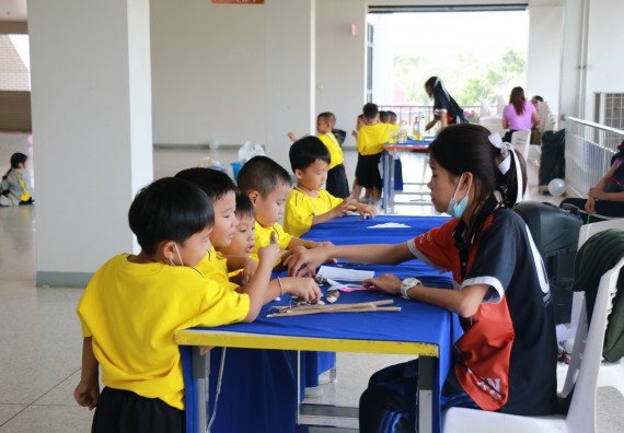 ภาพกิจกรรม คณะวิทยาศาสตร์และเทคโนโลยี จัดค่ายวิทยาศาสตร์โรงเรียนสาธิตฯ ระดับอนุบาล 1-2