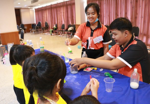 ภาพกิจกรรม คณะวิทยาศาสตร์และเทคโนโลยี จัดค่ายวิทยาศาสตร์โรงเรียนสาธิตฯ ระดับอนุบาล 1-2