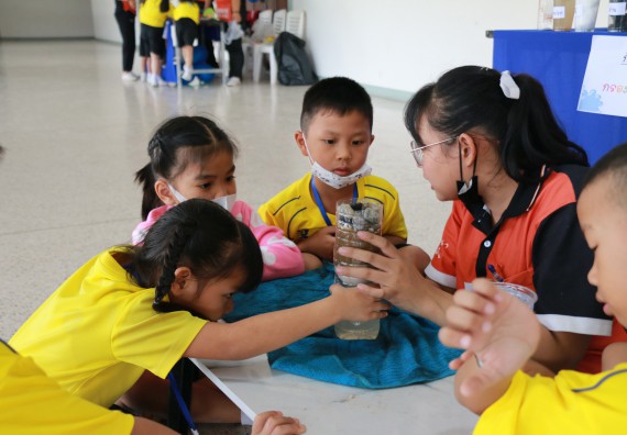 ภาพกิจกรรม คณะวิทยาศาสตร์และเทคโนโลยี จัดค่ายวิทยาศาสตร์โรงเรียนสาธิตฯ ระดับอนุบาล 1-2