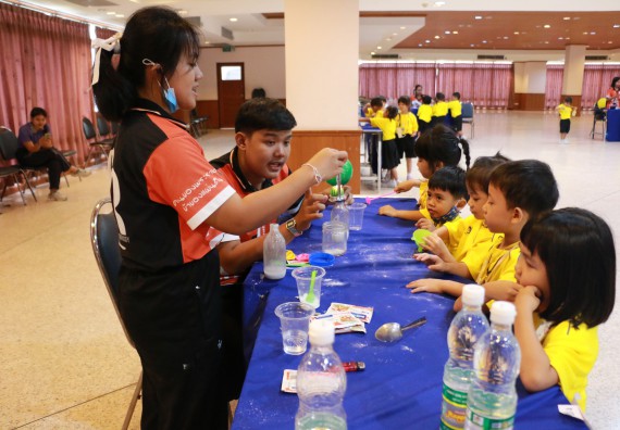 ภาพกิจกรรม คณะวิทยาศาสตร์และเทคโนโลยี จัดค่ายวิทยาศาสตร์โรงเรียนสาธิตฯ ระดับอนุบาล 1-2