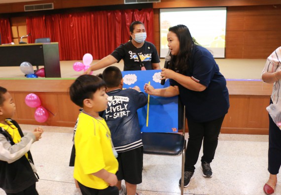 ภาพกิจกรรม คณะวิทยาศาสตร์และเทคโนโลยี จัดค่ายวิทยาศาสตร์โรงเรียนสาธิตฯ ระดับอนุบาล 1-2
