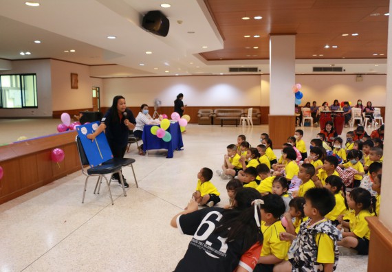 ภาพกิจกรรม คณะวิทยาศาสตร์และเทคโนโลยี จัดค่ายวิทยาศาสตร์โรงเรียนสาธิตฯ ระดับอนุบาล 1-2