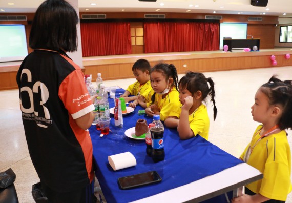ภาพกิจกรรม คณะวิทยาศาสตร์และเทคโนโลยี จัดค่ายวิทยาศาสตร์โรงเรียนสาธิตฯ ระดับอนุบาล 1-2