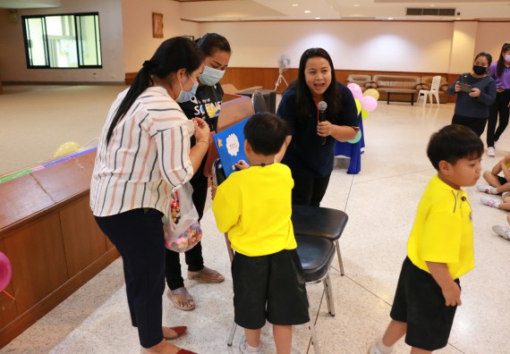 ภาพกิจกรรม คณะวิทยาศาสตร์และเทคโนโลยี จัดค่ายวิทยาศาสตร์โรงเรียนสาธิตฯ ระดับอนุบาล 1-2
