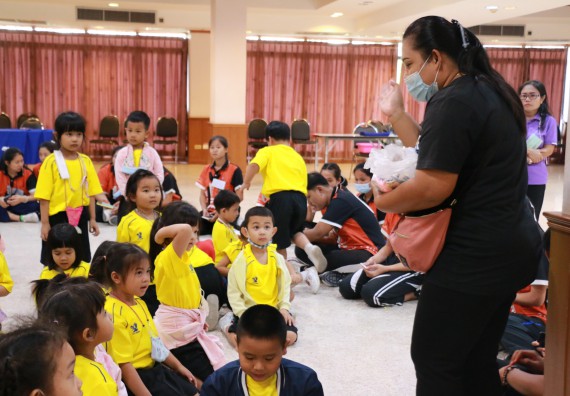 ภาพกิจกรรม คณะวิทยาศาสตร์และเทคโนโลยี จัดค่ายวิทยาศาสตร์โรงเรียนสาธิตฯ ระดับอนุบาล 1-2