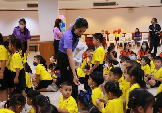 ภาพกิจกรรม คณะวิทยาศาสตร์และเทคโนโลยี จัดค่ายวิทยาศาสตร์โรงเรียนสาธิตฯ ระดับอนุบาล 1-2