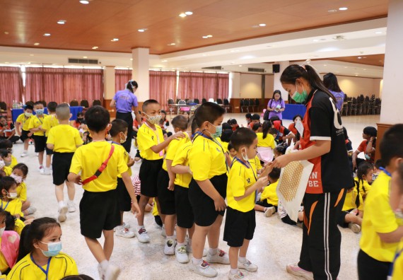 ภาพกิจกรรม คณะวิทยาศาสตร์และเทคโนโลยี จัดค่ายวิทยาศาสตร์โรงเรียนสาธิตฯ ระดับอนุบาล 1-2