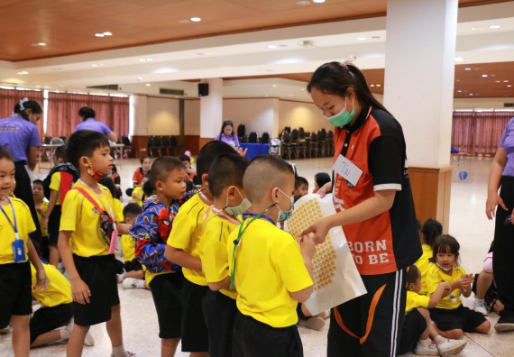 ภาพกิจกรรม คณะวิทยาศาสตร์และเทคโนโลยี จัดค่ายวิทยาศาสตร์โรงเรียนสาธิตฯ ระดับอนุบาล 1-2