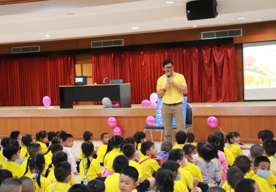 ภาพกิจกรรม คณะวิทยาศาสตร์และเทคโนโลยี จัดค่ายวิทยาศาสตร์โรงเรียนสาธิตฯ ระดับอนุบาล 1-2
