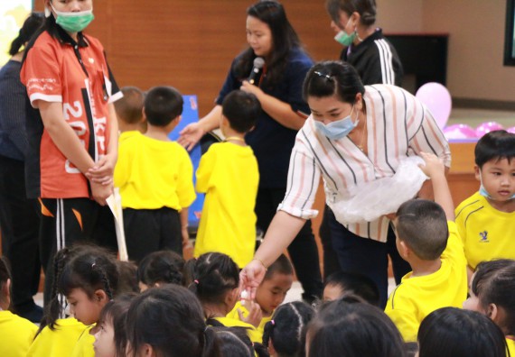 ภาพกิจกรรม คณะวิทยาศาสตร์และเทคโนโลยี จัดค่ายวิทยาศาสตร์โรงเรียนสาธิตฯ ระดับอนุบาล 1-2