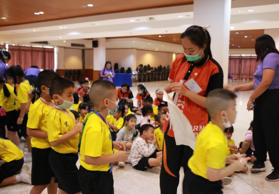 ภาพกิจกรรม คณะวิทยาศาสตร์และเทคโนโลยี จัดค่ายวิทยาศาสตร์โรงเรียนสาธิตฯ ระดับอนุบาล 1-2