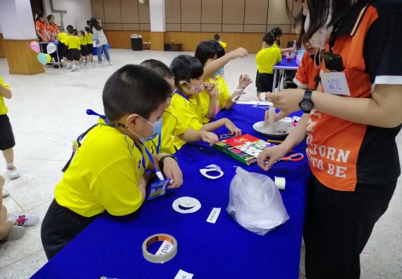 ภาพกิจกรรม คณะวิทยาศาสตร์และเทคโนโลยี จัดค่ายวิทยาศาสตร์โรงเรียนสาธิตฯ ระดับอนุบาล 1-2