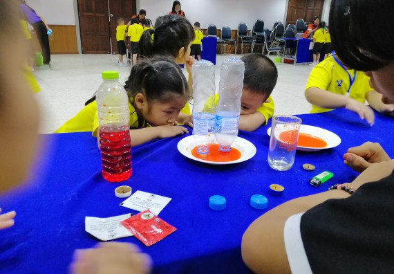 ภาพกิจกรรม คณะวิทยาศาสตร์และเทคโนโลยี จัดค่ายวิทยาศาสตร์โรงเรียนสาธิตฯ ระดับอนุบาล 1-2