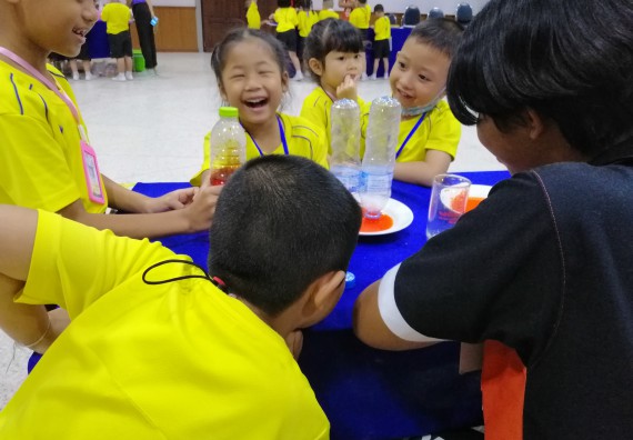 ภาพกิจกรรม คณะวิทยาศาสตร์และเทคโนโลยี จัดค่ายวิทยาศาสตร์โรงเรียนสาธิตฯ ระดับอนุบาล 1-2