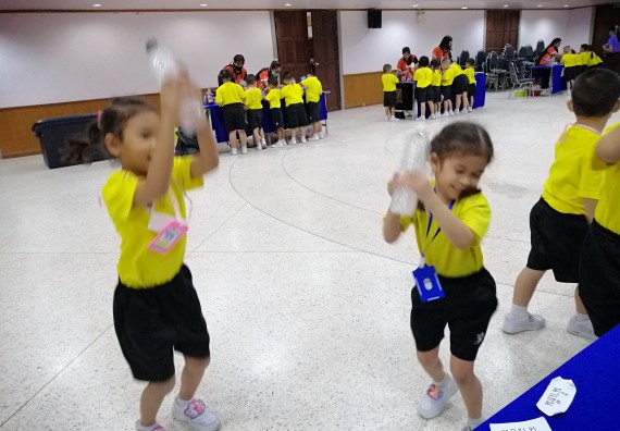 ภาพกิจกรรม คณะวิทยาศาสตร์และเทคโนโลยี จัดค่ายวิทยาศาสตร์โรงเรียนสาธิตฯ ระดับอนุบาล 1-2