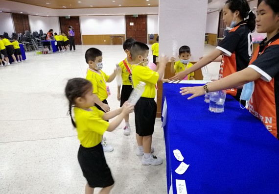 ภาพกิจกรรม คณะวิทยาศาสตร์และเทคโนโลยี จัดค่ายวิทยาศาสตร์โรงเรียนสาธิตฯ ระดับอนุบาล 1-2