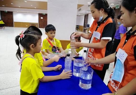 ภาพกิจกรรม คณะวิทยาศาสตร์และเทคโนโลยี จัดค่ายวิทยาศาสตร์โรงเรียนสาธิตฯ ระดับอนุบาล 1-2