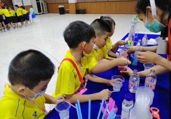ภาพกิจกรรม คณะวิทยาศาสตร์และเทคโนโลยี จัดค่ายวิทยาศาสตร์โรงเรียนสาธิตฯ ระดับอนุบาล 1-2
