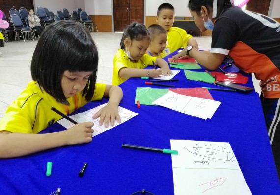 ภาพกิจกรรม คณะวิทยาศาสตร์และเทคโนโลยี จัดค่ายวิทยาศาสตร์โรงเรียนสาธิตฯ ระดับอนุบาล 1-2