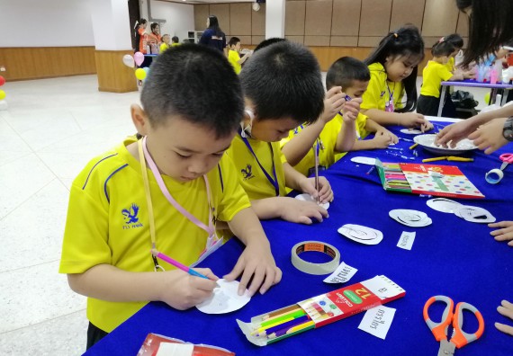 ภาพกิจกรรม คณะวิทยาศาสตร์และเทคโนโลยี จัดค่ายวิทยาศาสตร์โรงเรียนสาธิตฯ ระดับอนุบาล 1-2