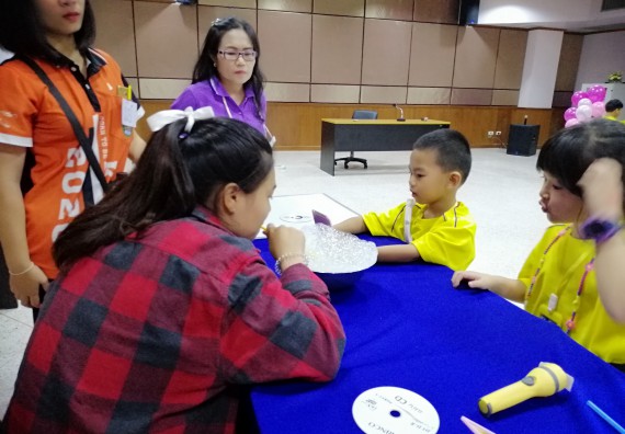 ภาพกิจกรรม คณะวิทยาศาสตร์และเทคโนโลยี จัดค่ายวิทยาศาสตร์โรงเรียนสาธิตฯ ระดับอนุบาล 1-2