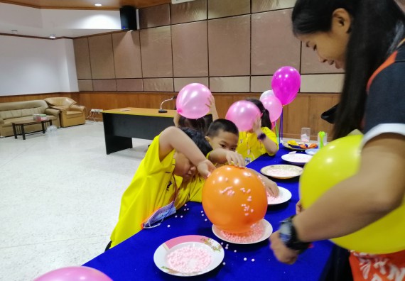ภาพกิจกรรม คณะวิทยาศาสตร์และเทคโนโลยี จัดค่ายวิทยาศาสตร์โรงเรียนสาธิตฯ ระดับอนุบาล 1-2