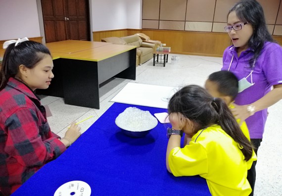 ภาพกิจกรรม คณะวิทยาศาสตร์และเทคโนโลยี จัดค่ายวิทยาศาสตร์โรงเรียนสาธิตฯ ระดับอนุบาล 1-2