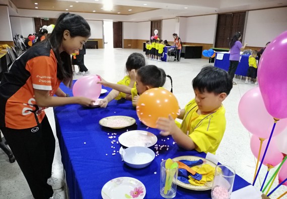 ภาพกิจกรรม คณะวิทยาศาสตร์และเทคโนโลยี จัดค่ายวิทยาศาสตร์โรงเรียนสาธิตฯ ระดับอนุบาล 1-2
