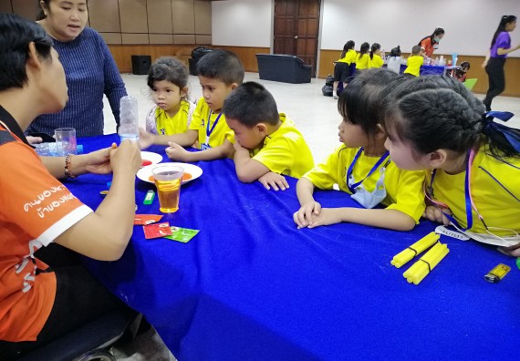 ภาพกิจกรรม คณะวิทยาศาสตร์และเทคโนโลยี จัดค่ายวิทยาศาสตร์โรงเรียนสาธิตฯ ระดับอนุบาล 1-2