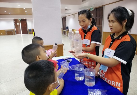 ภาพกิจกรรม คณะวิทยาศาสตร์และเทคโนโลยี จัดค่ายวิทยาศาสตร์โรงเรียนสาธิตฯ ระดับอนุบาล 1-2