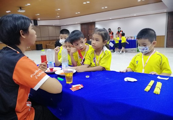ภาพกิจกรรม คณะวิทยาศาสตร์และเทคโนโลยี จัดค่ายวิทยาศาสตร์โรงเรียนสาธิตฯ ระดับอนุบาล 1-2