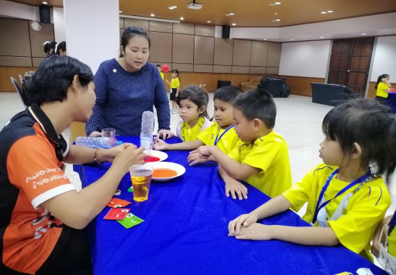 ภาพกิจกรรม คณะวิทยาศาสตร์และเทคโนโลยี จัดค่ายวิทยาศาสตร์โรงเรียนสาธิตฯ ระดับอนุบาล 1-2