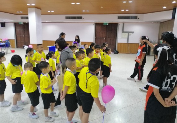 ภาพกิจกรรม คณะวิทยาศาสตร์และเทคโนโลยี จัดค่ายวิทยาศาสตร์โรงเรียนสาธิตฯ ระดับอนุบาล 1-2