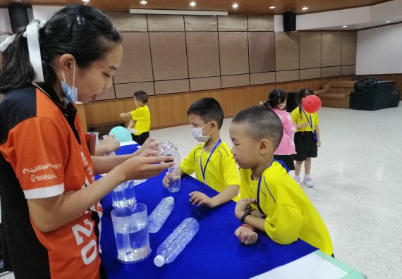 ภาพกิจกรรม คณะวิทยาศาสตร์และเทคโนโลยี จัดค่ายวิทยาศาสตร์โรงเรียนสาธิตฯ ระดับอนุบาล 1-2