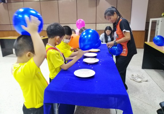 ภาพกิจกรรม คณะวิทยาศาสตร์และเทคโนโลยี จัดค่ายวิทยาศาสตร์โรงเรียนสาธิตฯ ระดับอนุบาล 1-2