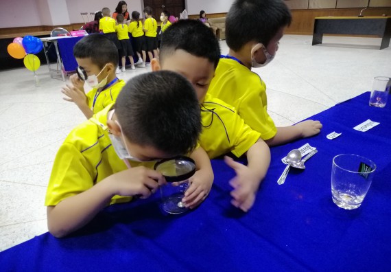 ภาพกิจกรรม คณะวิทยาศาสตร์และเทคโนโลยี จัดค่ายวิทยาศาสตร์โรงเรียนสาธิตฯ ระดับอนุบาล 1-2