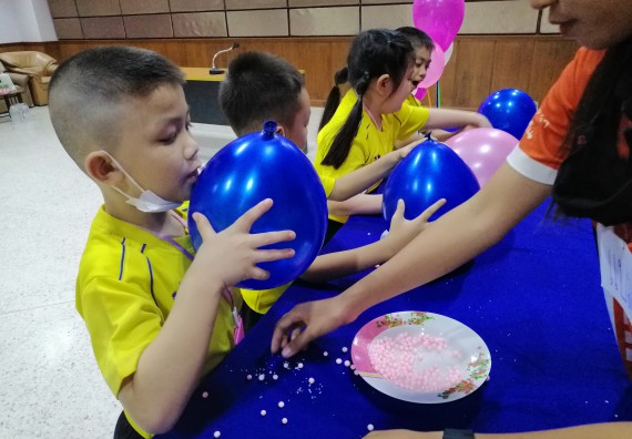 ภาพกิจกรรม คณะวิทยาศาสตร์และเทคโนโลยี จัดค่ายวิทยาศาสตร์โรงเรียนสาธิตฯ ระดับอนุบาล 1-2