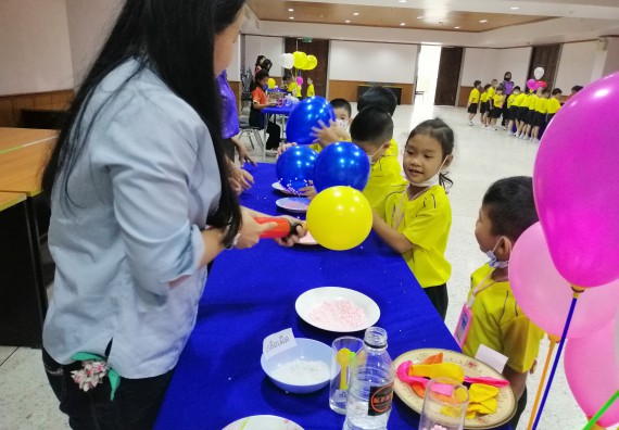 ภาพกิจกรรม คณะวิทยาศาสตร์และเทคโนโลยี จัดค่ายวิทยาศาสตร์โรงเรียนสาธิตฯ ระดับอนุบาล 1-2
