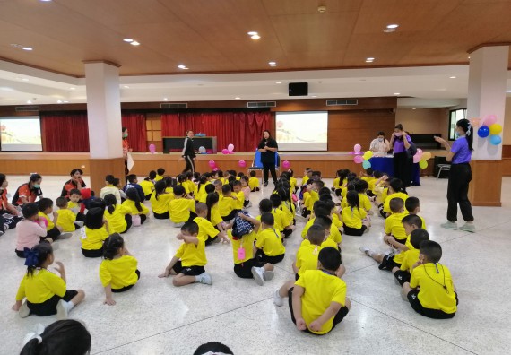 ภาพกิจกรรม คณะวิทยาศาสตร์และเทคโนโลยี จัดค่ายวิทยาศาสตร์โรงเรียนสาธิตฯ ระดับอนุบาล 1-2