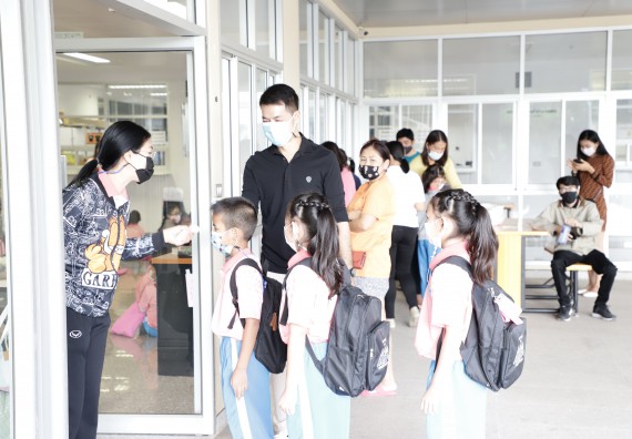 ภาพกิจกรรม  คณะวิทยาศาสตร์และเทคโนโลยี จัดค่ายวิทยาศาสตร์โรงเรียนอนุบาลกำแพงเพชร ระดับชั้นประถมศึกษาปีที่ 1-3