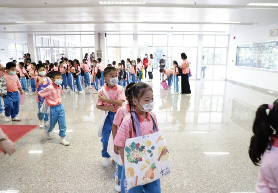 ภาพกิจกรรม  คณะวิทยาศาสตร์และเทคโนโลยี จัดค่ายวิทยาศาสตร์โรงเรียนอนุบาลกำแพงเพชร ระดับชั้นประถมศึกษาปีที่ 1-3